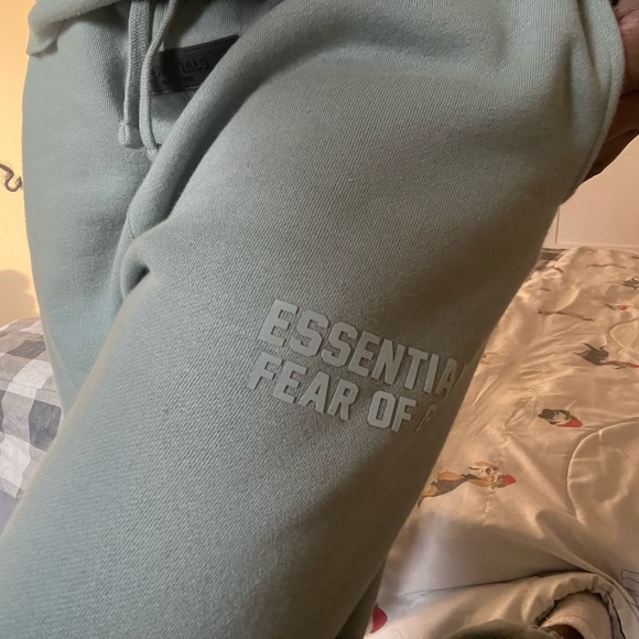 Essentials set - Picture 5 of 5